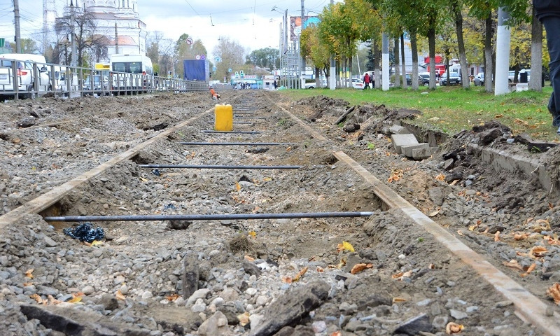 Ремонт трамвайных путей в Днепре испортил дорогу