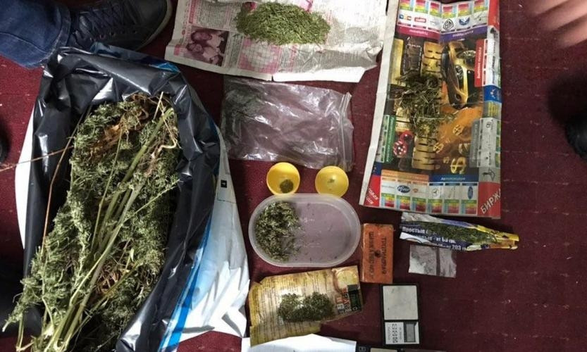У жителя Днепропетровщины обнаружили марихуану и взрывчатку 
