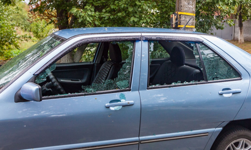 ЧП на Игрени: возле припаркованного автомобиля прогремел взрыв 