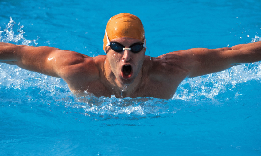 В Днепре пловцы готовятся к "Олимпийским играм"