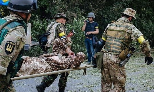 В Днипровскую больницу привезли еще двух раненых бойцов АТО