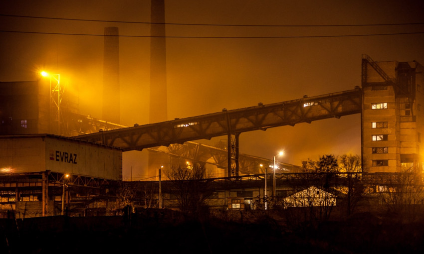 Промышленный Днепр: фото ночного города 