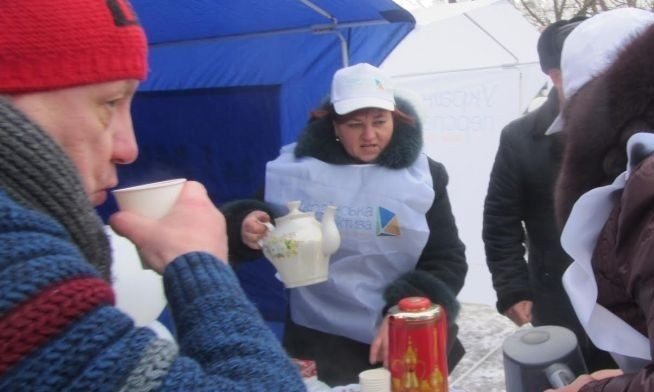 Жители Павлограда отпраздновали Крещение с чаем 