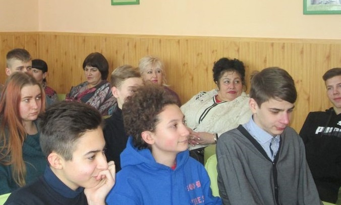 На Днепропетровщине школьникам рассказали о проблеме насилия 
