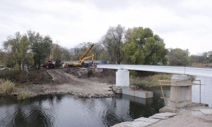 На Днепропетровщине продолжается реконструкция моста