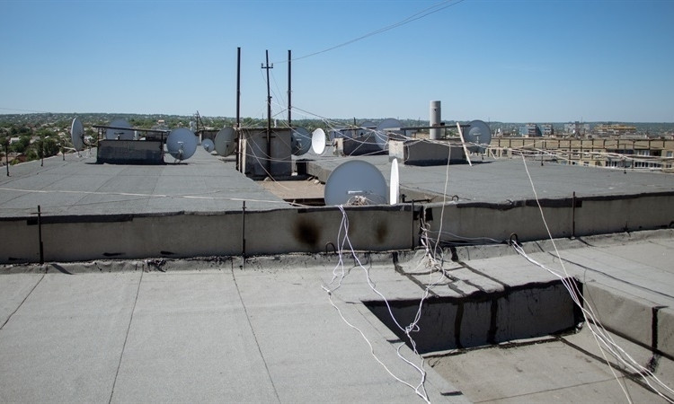 В пяти районах Днепра ремонтируют крыши