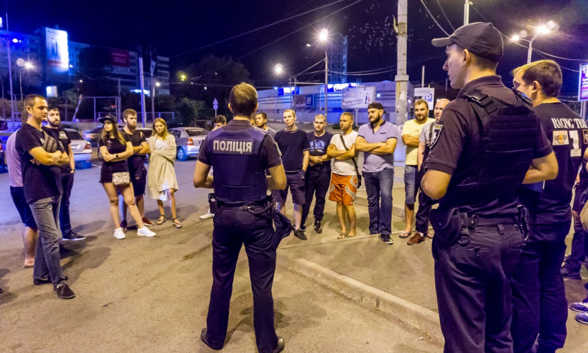 В Днепре активисты помогают в работе патрульной полиции