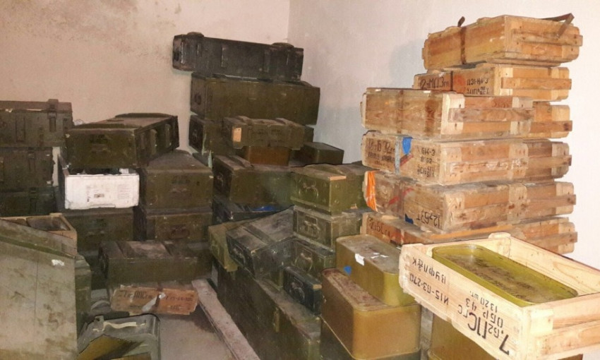В Днепре обнаружили подпольный склад боеприпасов 