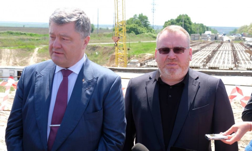 Президент Украины проинспектировал состояние дорог на Днепропетровщине
