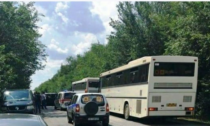 Автобус с детьми из Днепропетровщины съехал в кювет