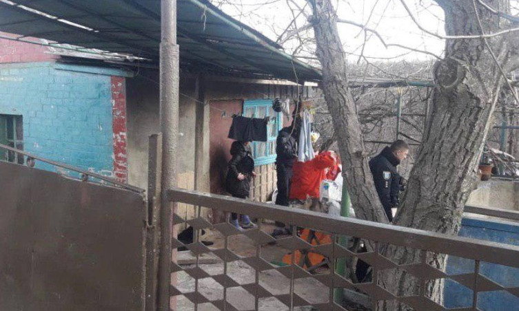 ЧП в Днепре: горожанин избил женщину и напал на полицейского