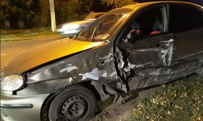 ДТП на Днепропетровщине: авто врезалось в остановку 