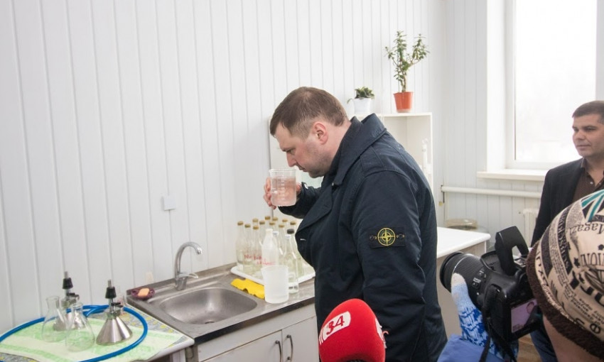 Михаил Лысенко лично проверил качество воды