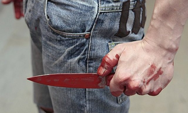 На Днепропетровщине мужчина напал с ножом на посетительницу кафе 