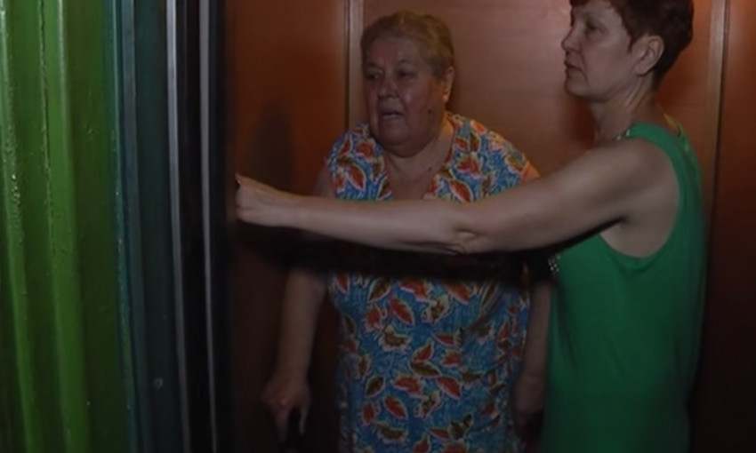 В Днепре пенсионерка не выходила из дома из-за неработающего лифта 