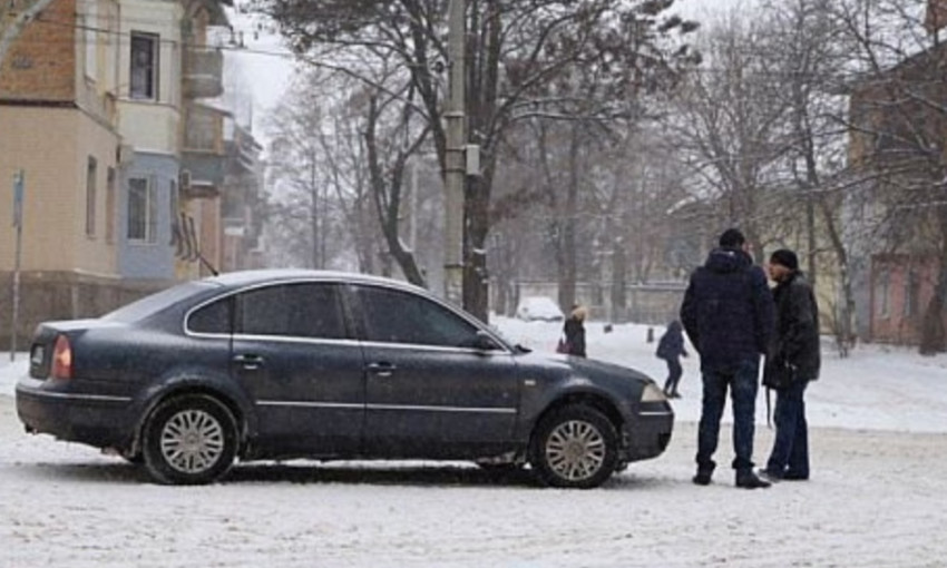 ДТП на Днепропетровщине: авто сбило девушку 