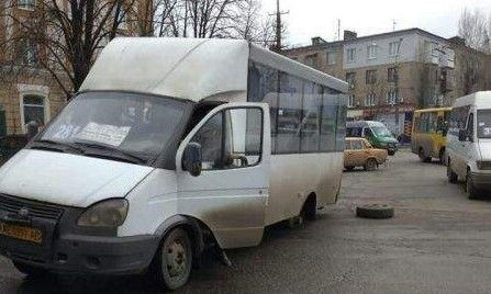 ДТП на Днепропетровщине: у маршрутки отвалилось колесо 