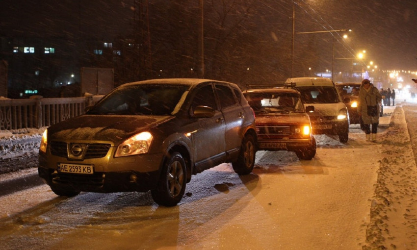 ДТП в Днепре: на Слобожанском проспекте пострадало 8 авто
