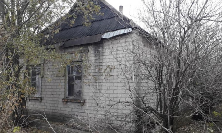 На Днепропетровщине пенсионерка жила рядом с останками бойца