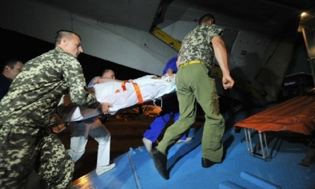 В Днепр на вертолете доставили раненых 