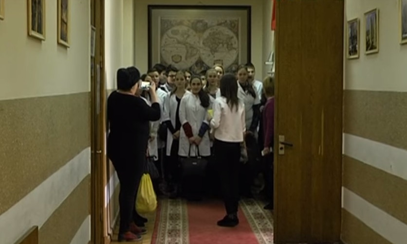 В Днепре школьники побывали в кабинетах чиновников 