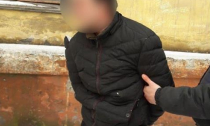 ЧП на Днепропетровщине: полицейские задержали мужчину с ножом