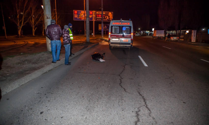 Смертельное ДТП в Днепре: авто насмерть сбило пешехода