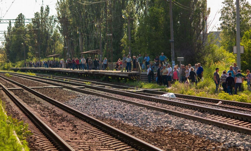 ЧП в Днепре: поезд насмерть сбил мужчину