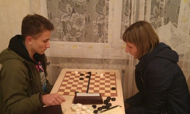 На Днепропетровщине соревновались юные шашисты 
