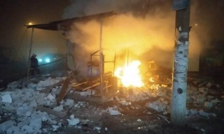 Пожар на Днепропетровщине: сотрудники ГСЧС тушили торговый павильон