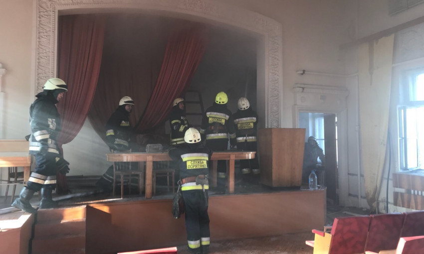 Пожар в Днепре: в поликлинике произошло замыкание проводки
