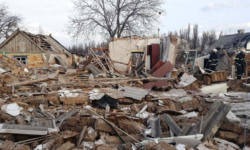 На Днепропетровщине взрыв превратил домовладение в руины