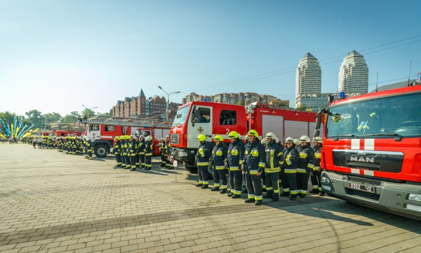 Пожарные приглашают жителей Днепра на экскурсию 