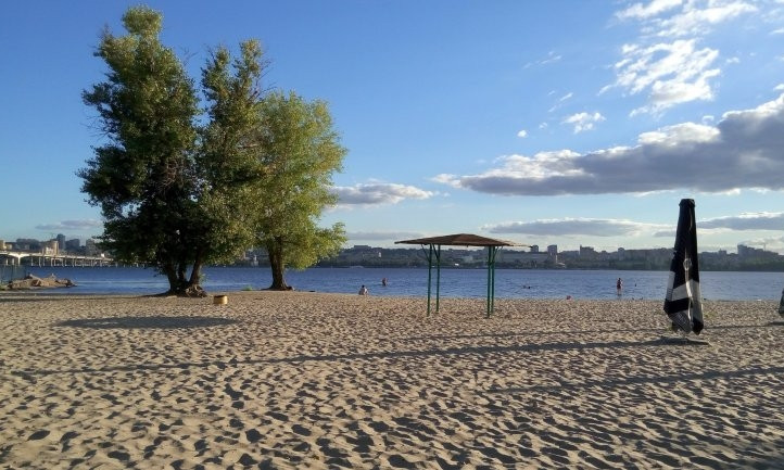 Приднепровский пляж опять открыт для посетителей