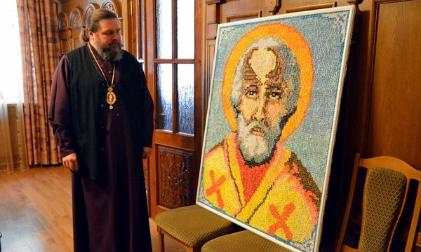 На Днепропетровщине дети подарили церкви необычную икону 