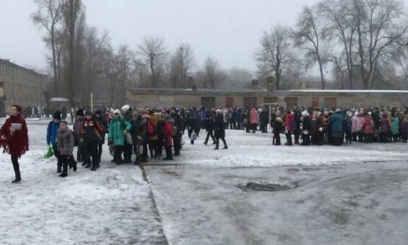 На Днепропетровщине "заминировали" шесть школ