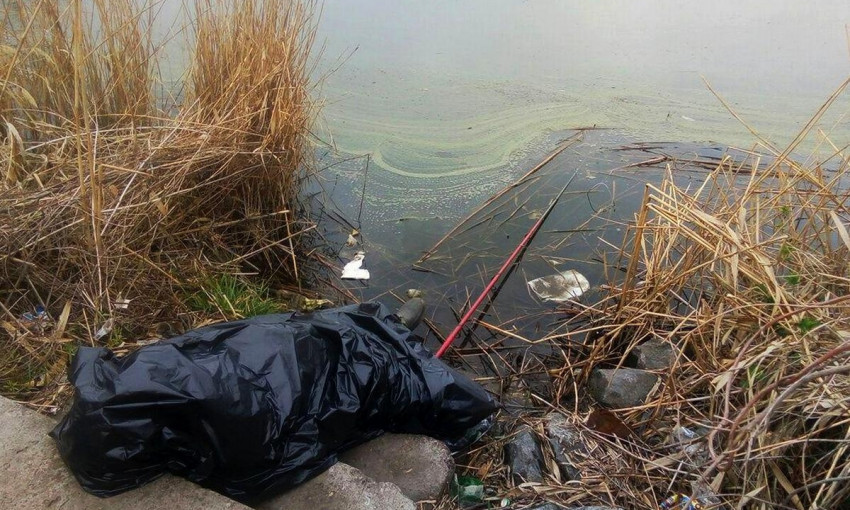 ЧП в Днепре: возле реки нашли труп рыбака