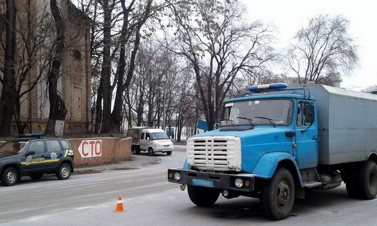 ДТП на Днепропетровщине: ВАЗ врезался в грузовик 