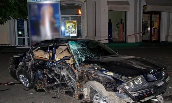В Днепре девушка на BMW убила двоих человек 