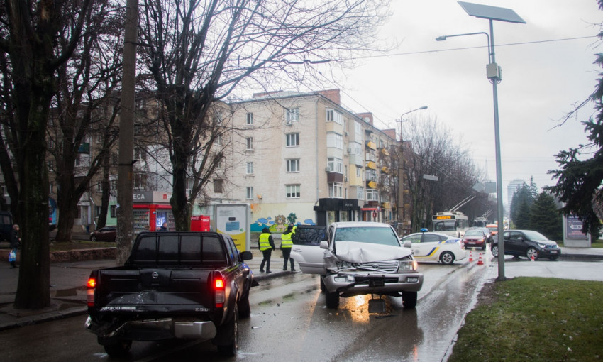 ДТП в Днепре: на Гагарина столкнулись два авто 