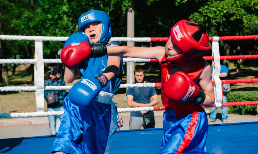 Спортивный Днепр: юные спортсмены устроили бойцовский турнир 