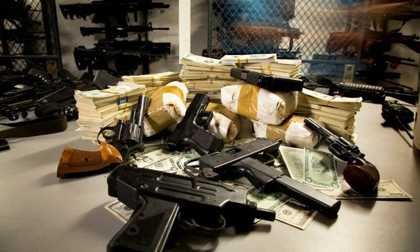 На Днепропетровщине нашли оружие и наркотики на 200 тыс. грн