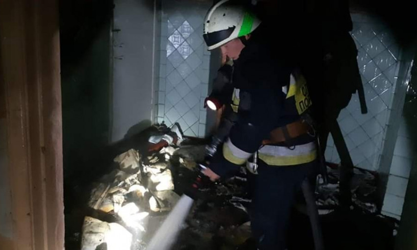 Пожар в Днепре: сотрудники ГСЧС тушили больницу