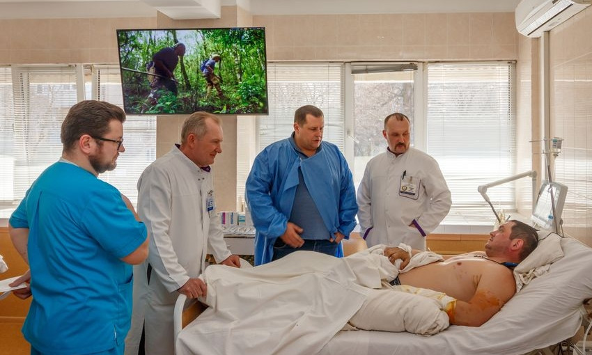 Борис Филатов посетил больницу Мечникова 
