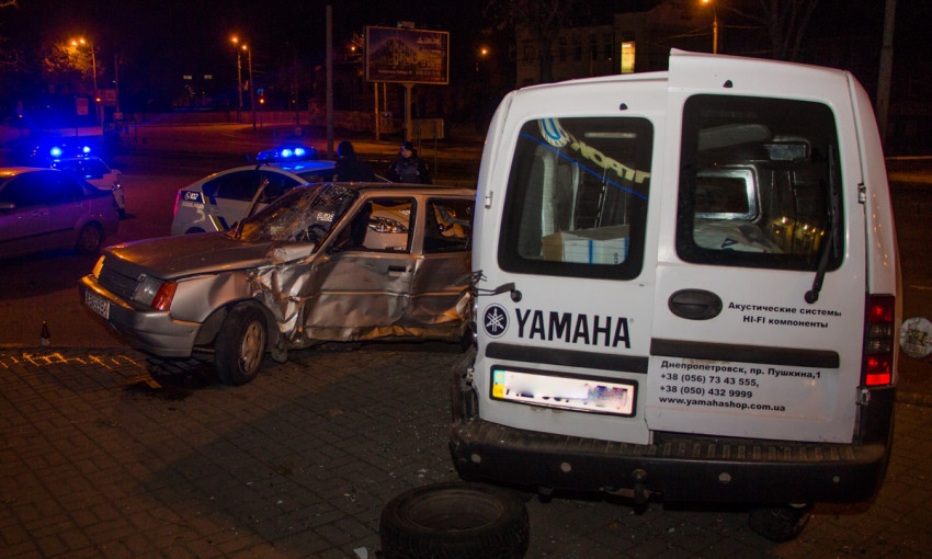 ДТП в Днепре: пьяный водитель врезался в припаркованное авто 