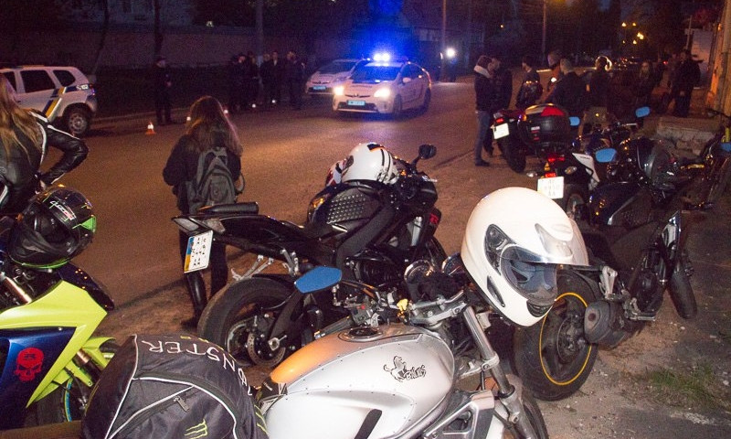 Смертельное ДТП в Днепре: мотоциклист врезался в столб