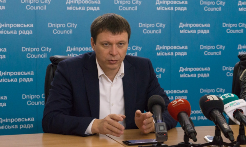 Руслан Мороз призвал днепрян сообщать о проблемных маршрутках