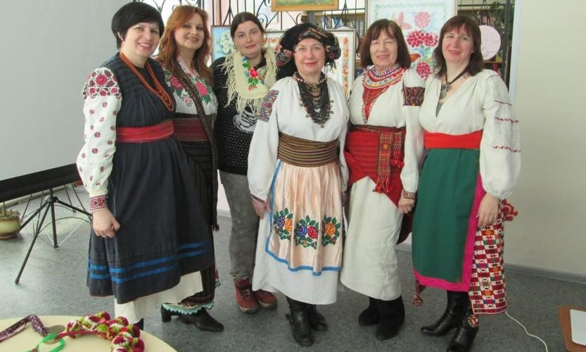 На Днепропетровщине прошла выставка традиционной женской одежды 