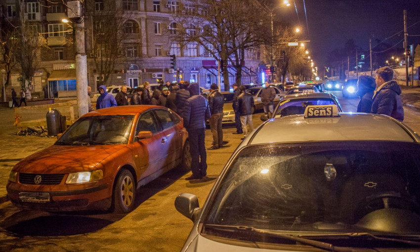 Драка на Яворницкого: днепровские таксисты приехали на помощь 