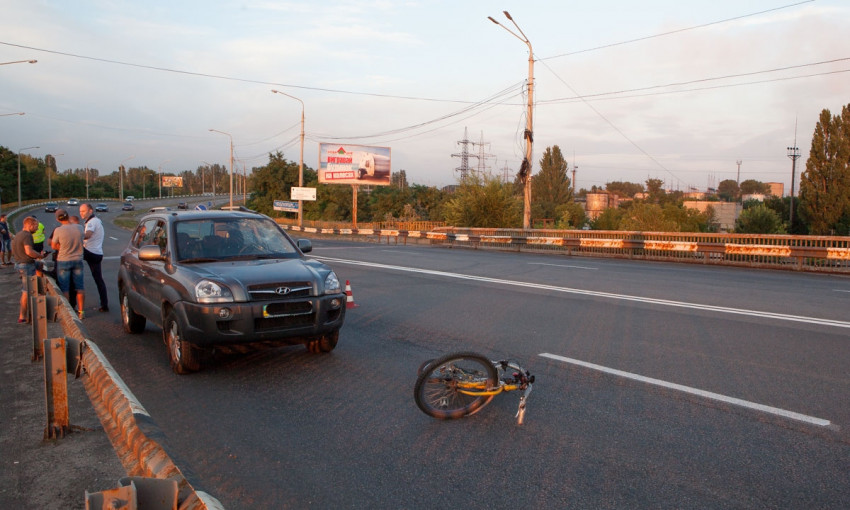 ДТП в Днепре: автомобиль насмерть сбил велосипедиста 